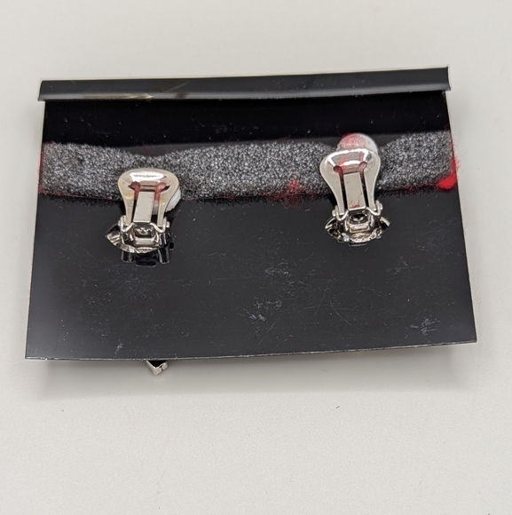 Kenneth Jay Lane Silver Earrings with Cluster Design and Chandelier Effect - Picture 7 of 9